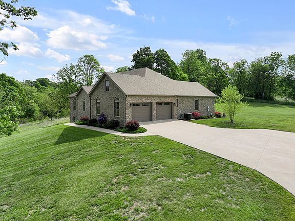 2nd image of 1208 White Oak Rd