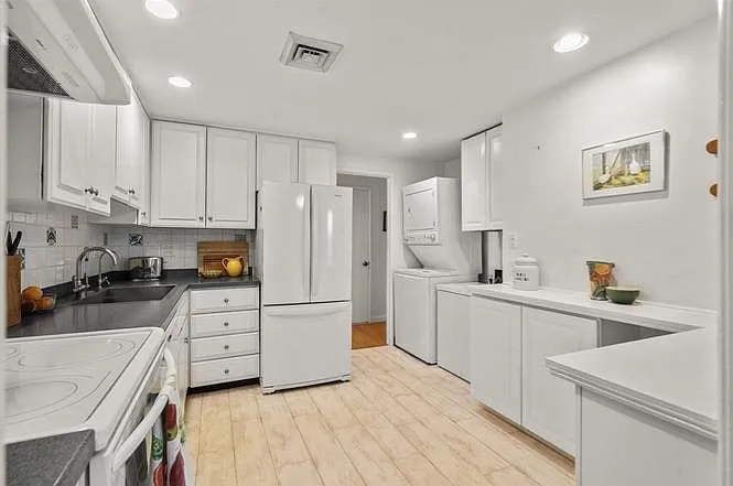 65 Grove St #33A — Photo 4