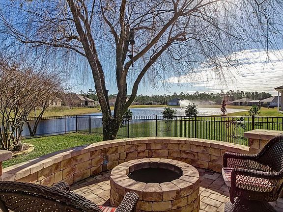 3rd image of 32547 Willow Parke Cir