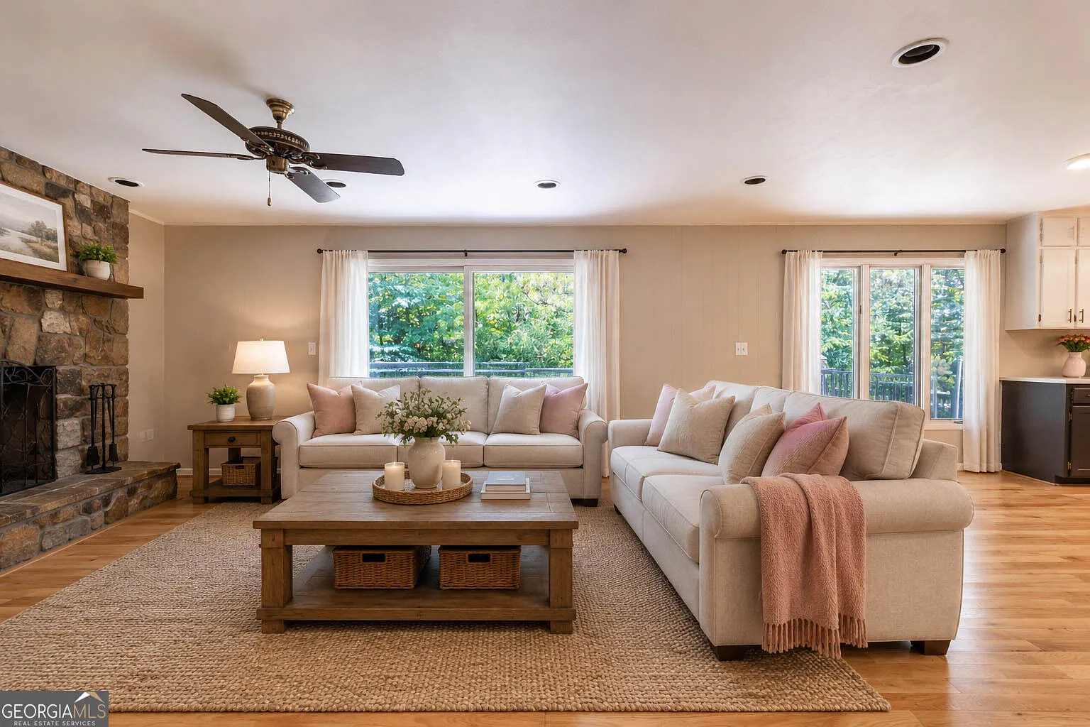 5 bed, 4.5 bath, 6107 sqft, $2,500 — Photo 3
