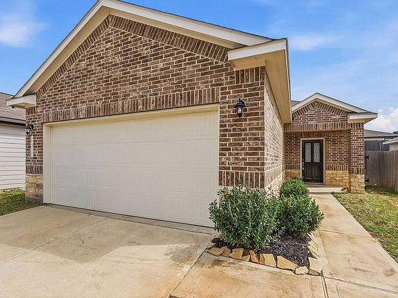 3rd image of 25722 Hickory Pecan Trl