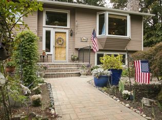 19033 57th Pl NE, Kenmore, WA 98028