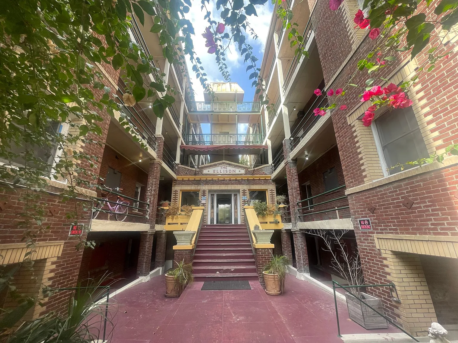 15 Paloma Ave — Photo 3