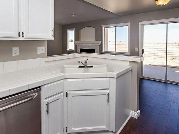 4th image of 38948 Kensington Way