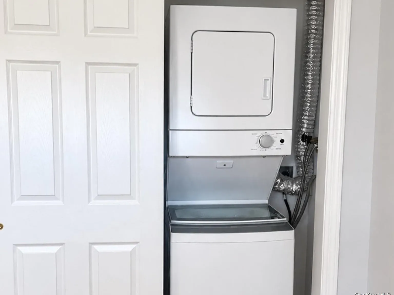 2 bed, 1.0 bath, $2,950 — Photo 4