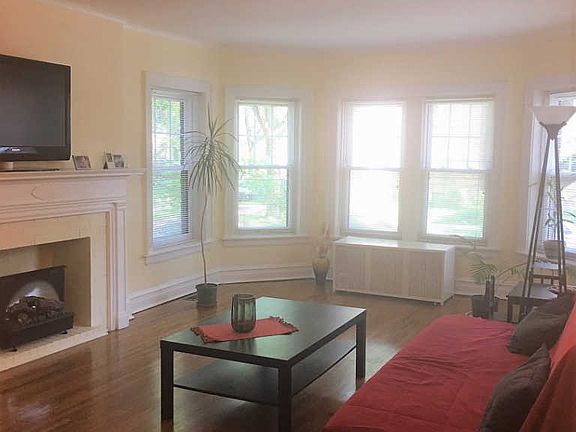 2nd image of 2221 W Arthur Ave #1