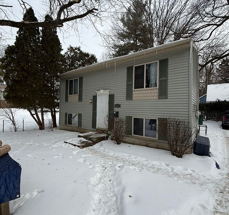 1st image of 805 Hicks Dr