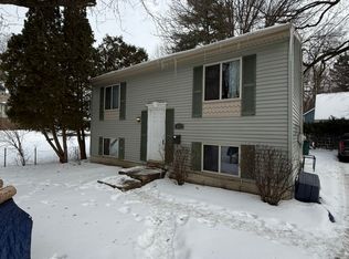 805 Hicks Dr, East Lansing, MI 48823