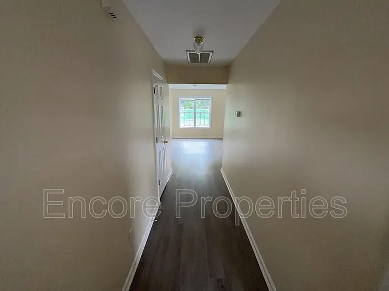 444 Anna St — Photo 9
