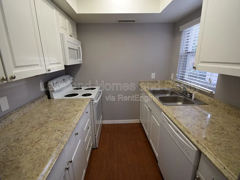 1005 S New York Ave #9 — Photo 9