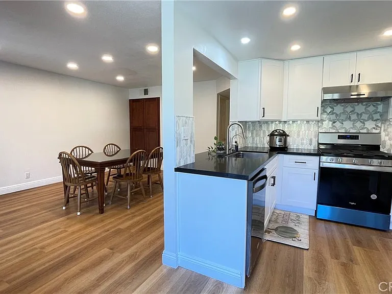 2085 Arbor Cir — Photo 21