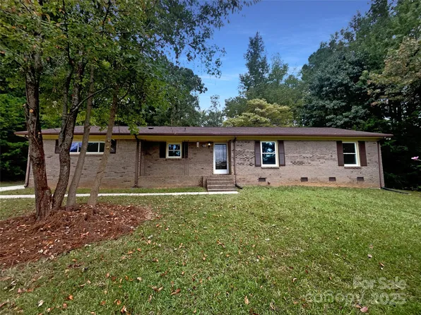 108 Mistywood Dr, Mount Holly, NC 28120