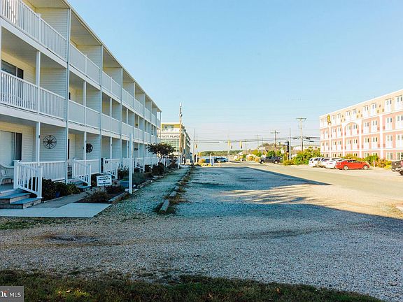 3rd image of 24 Dickinson Ave #8B