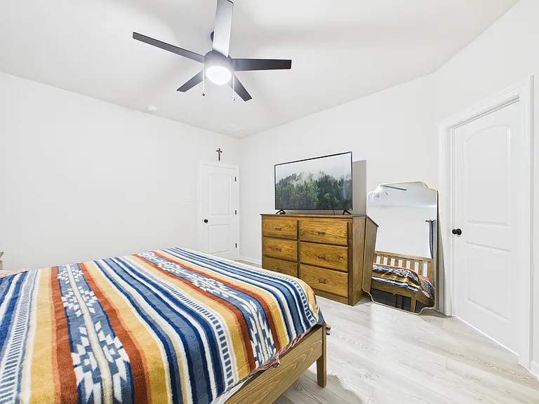 221 Tatum Ln — Photo 16