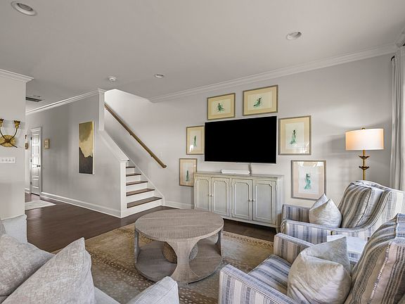 5th image of 1317 Neyland Cir #3