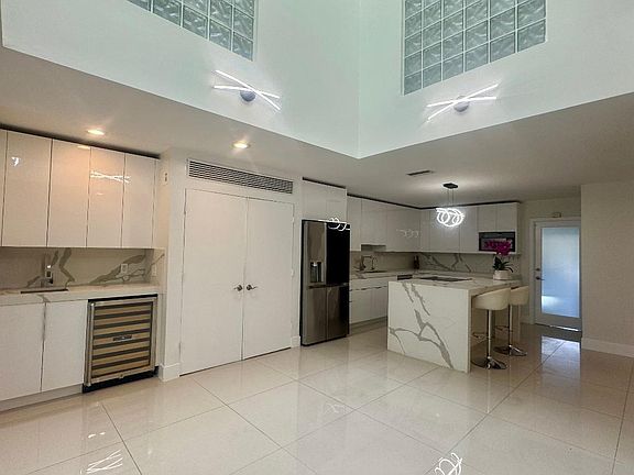 5th image of 1127 Boca Cove Lane