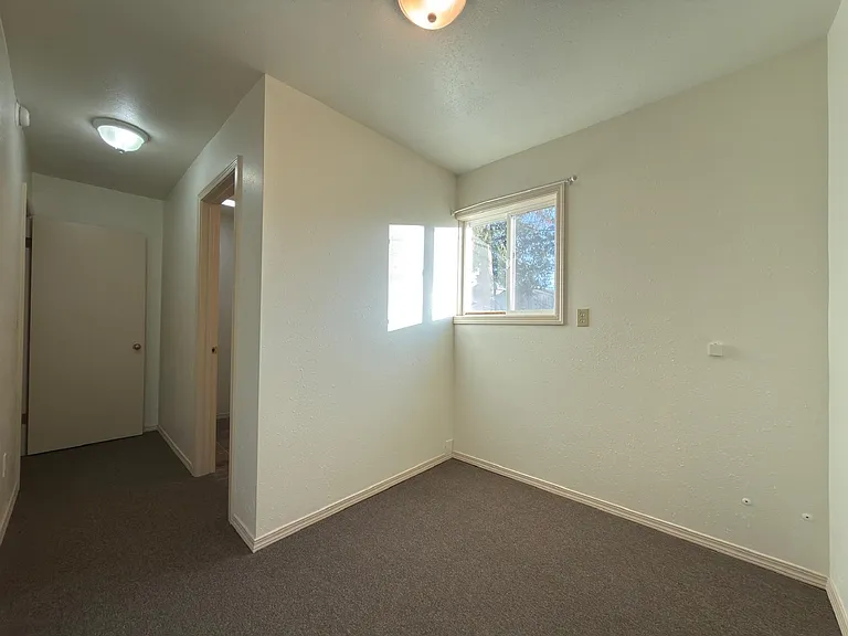 320 E Indiana Ave #B — Photo 8