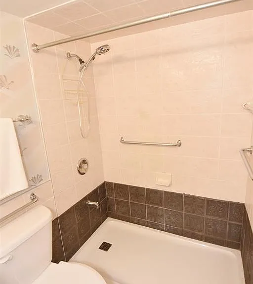 2144 Pelissier St #601 — Photo 30