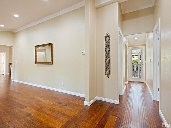 5th image of 442 Mill Pond Dr #442