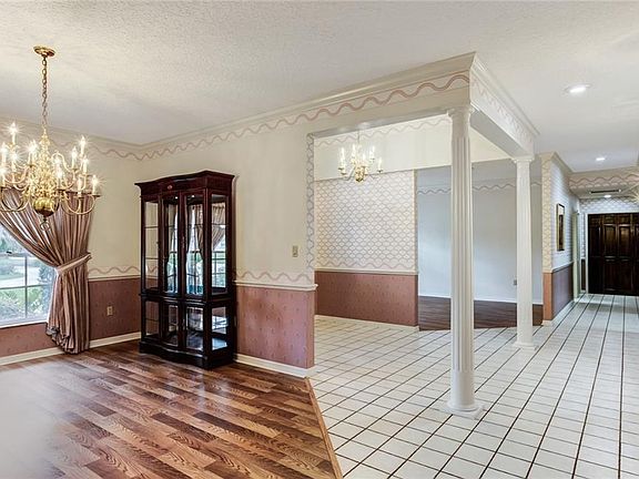 5th image of 32031 Hickory Ln