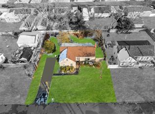 25 Minerva Ln, Centereach, NY 11720