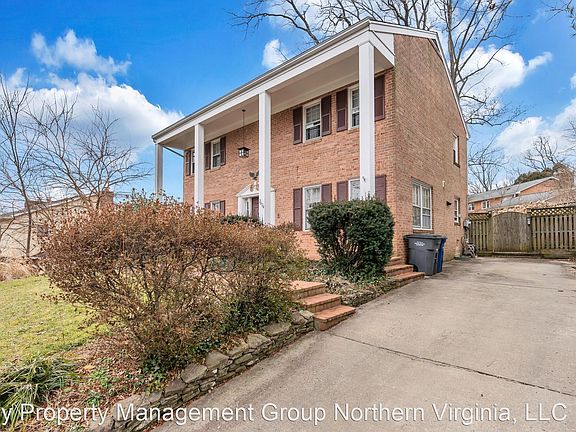 5th image of 2624 Woodley Pl