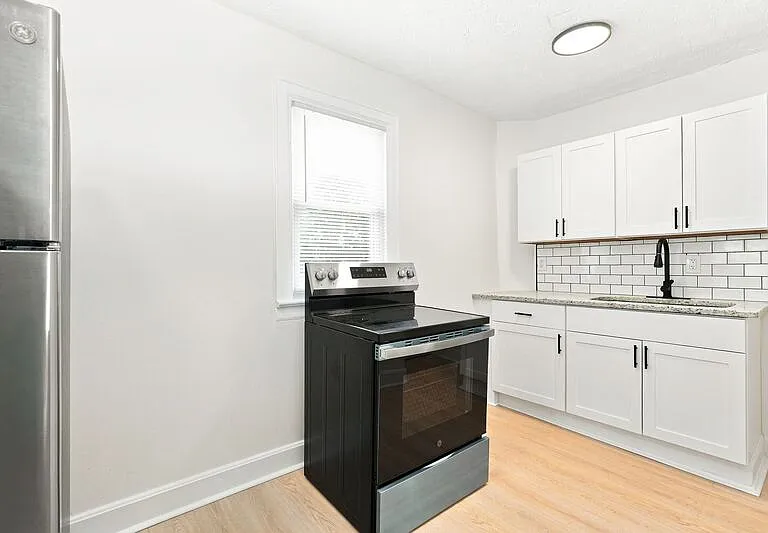 397 Catherine St #2 — Photo 5