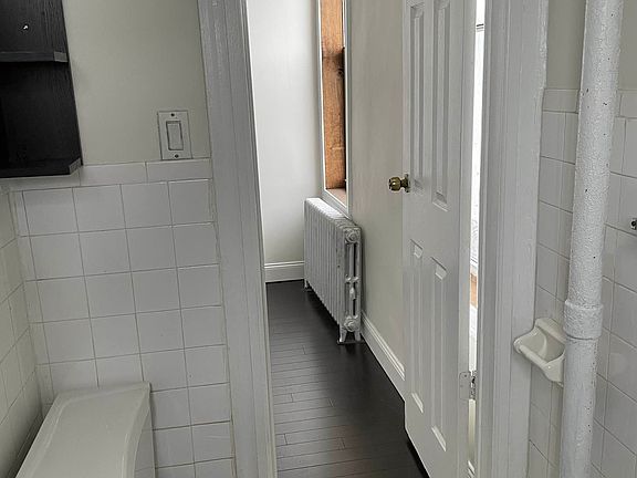 5th image of 276 Nassau Ave #11B