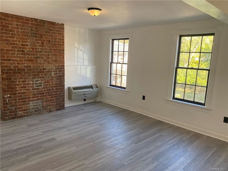 160 Lander St Newburgh NY Zillow