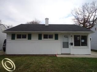 8233 Elm St, Taylor, MI 48180