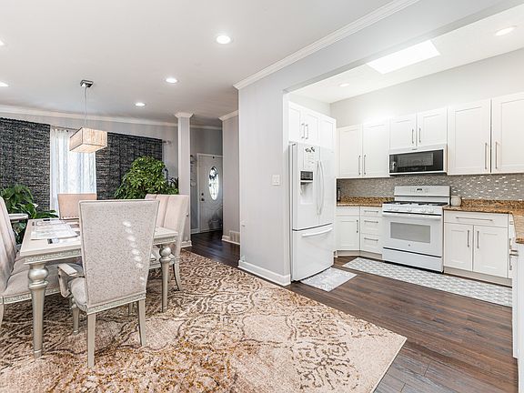 5th image of 1515 Larry Ln