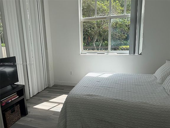 5th image of 9725 NW 52nd St APT 111