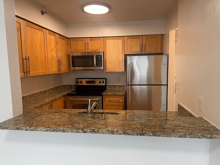 10101 Grosvenor Pl #603 — Photo 7