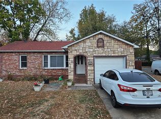 315 N West End St, Springdale, AR 72764