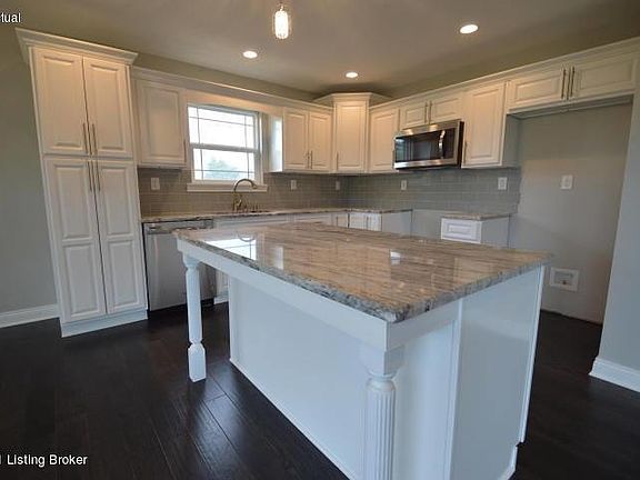 4th image of 301 Arrowhead Ln