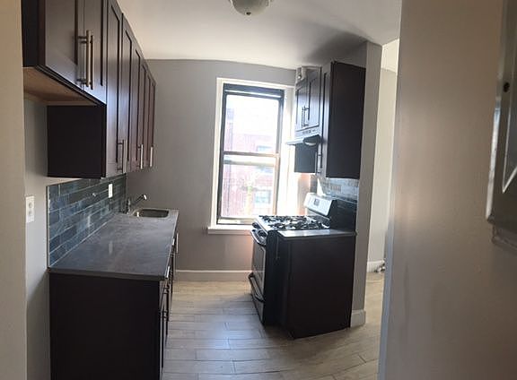 3rd image of 650 E 21st St APT 4B