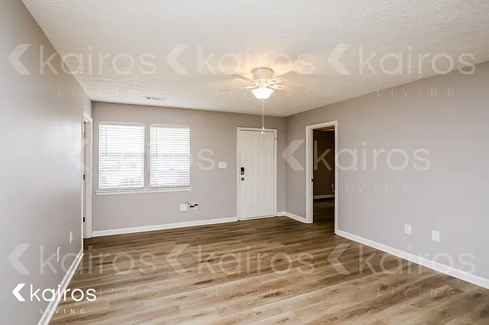 Building Photo - 385 Deerpark Dr