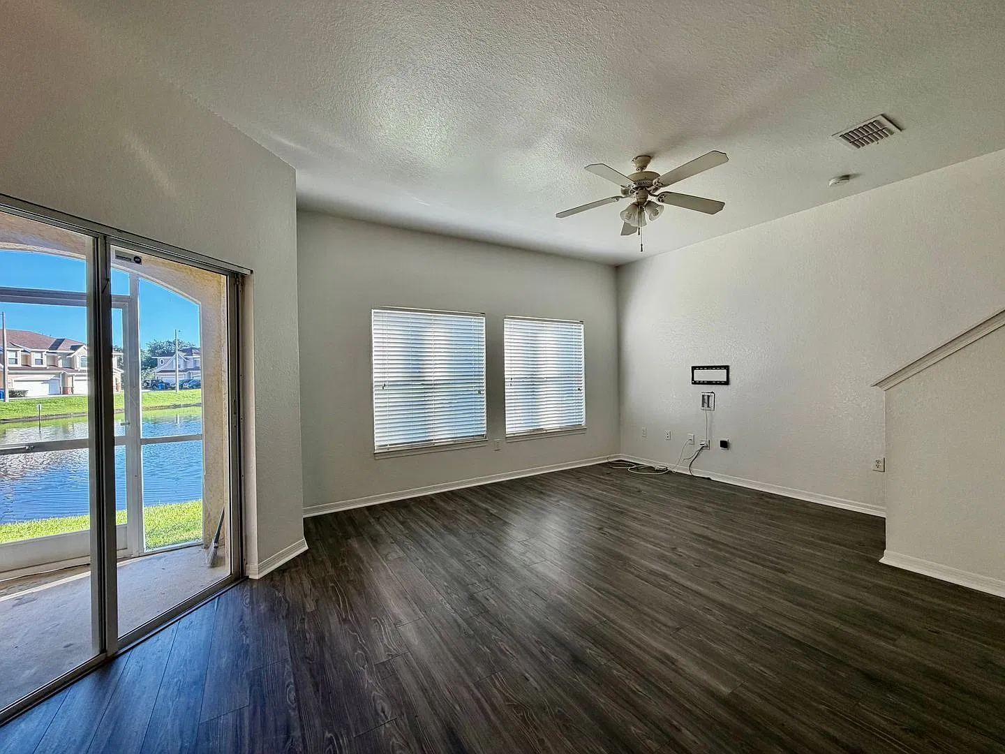 3 Bedroom/ 2.5 bathroom Townhouse in Tampa — Photo 3