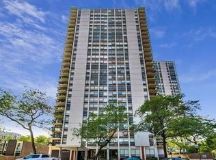 1355 N Sandburg Ter APT 1009, Chicago, IL 60610