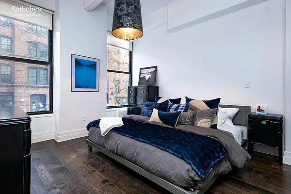 Sold by Sotheby's International Realty | media 10