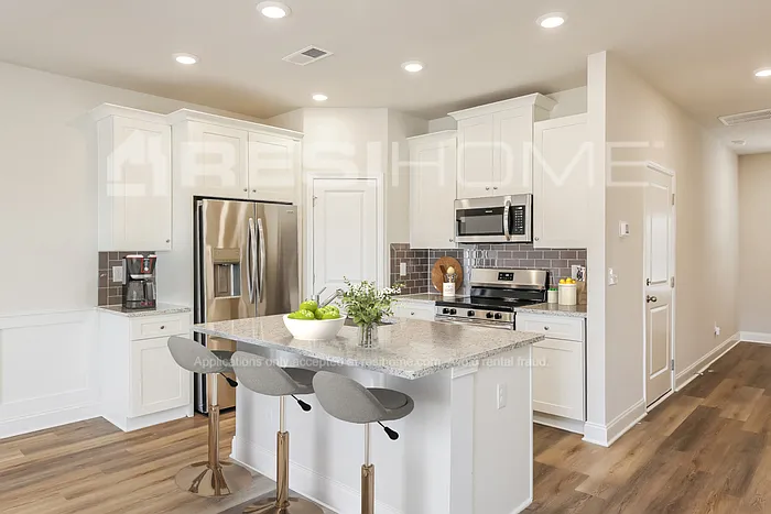 3 bed, 2.5 bath, 1429 sqft, $1,875 — Photo 4