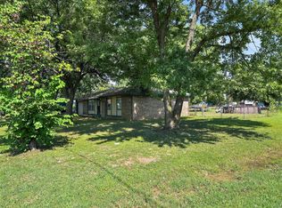 800 SW 4th St, Wagoner, OK 74467