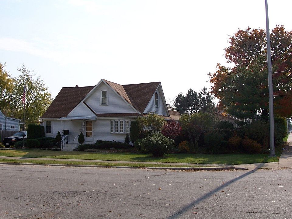 1st image of 1 Macarthur Dr