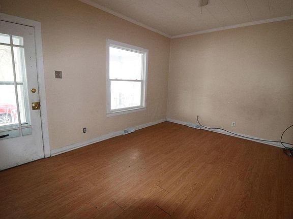 5th image of 380 Belvidere Ave