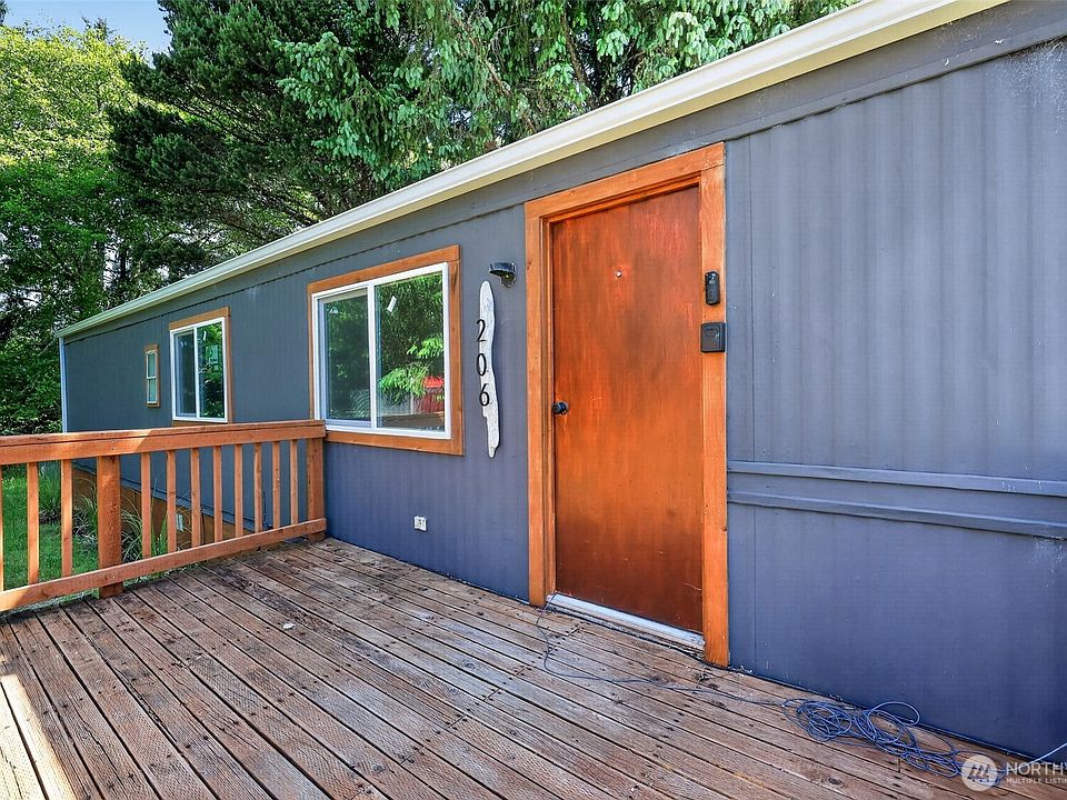 1st image of 206 E Rain Street