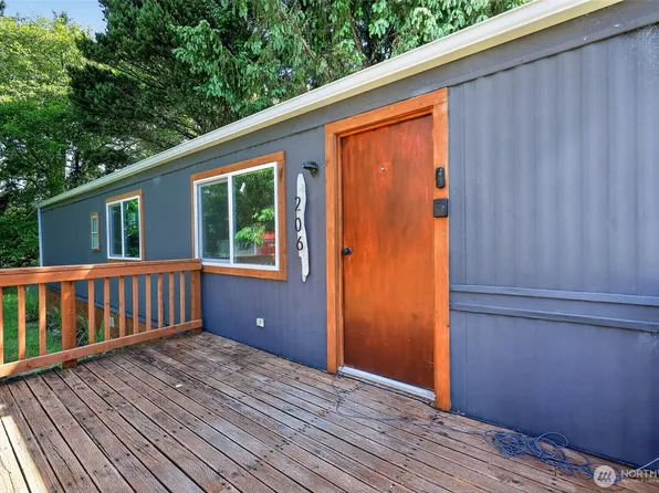 206 E Rain Street, Ocean Shores, WA 98569