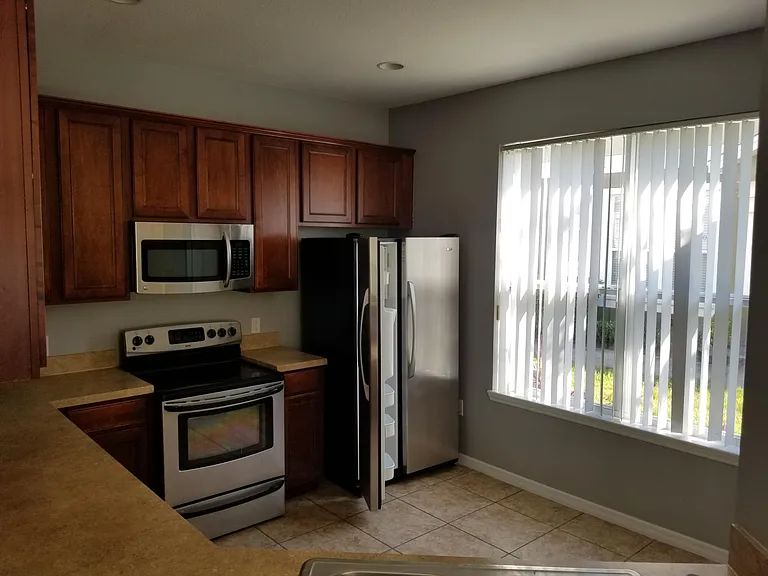 1999 Estancia Cir — Photo 6
