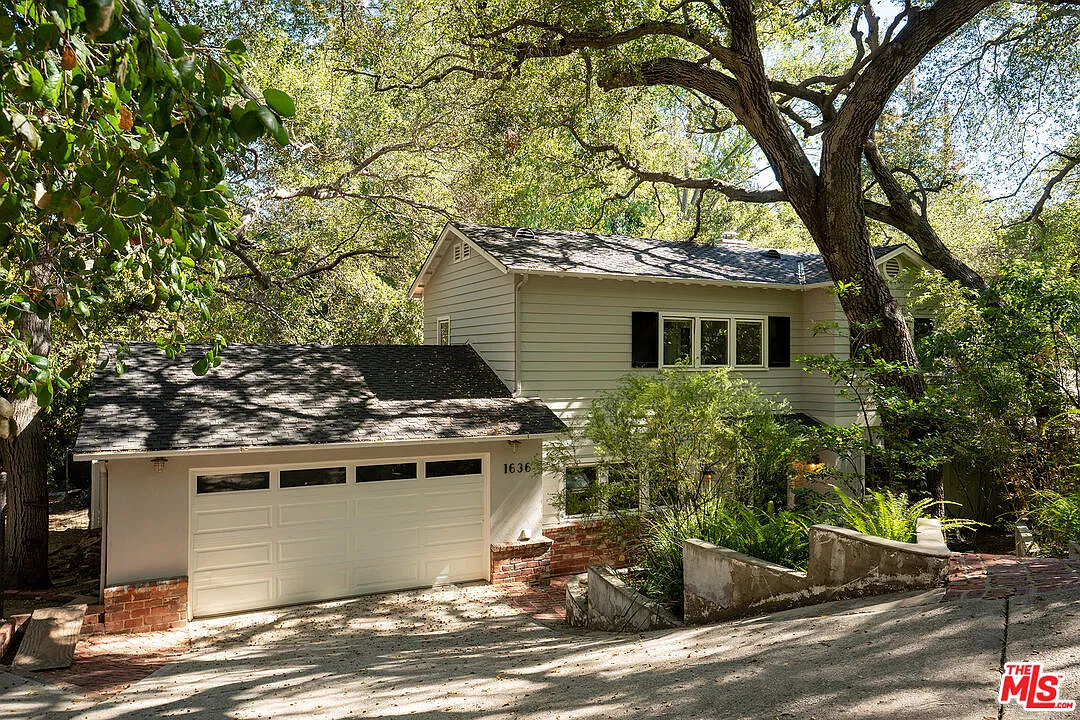 4 bed, 2.5 bath, 2060 sqft, $8,000 — Photo 1