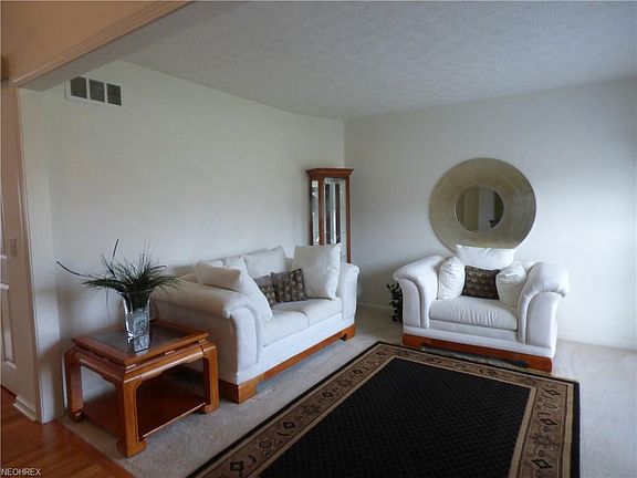 4th image of 5400 Montville Dr
