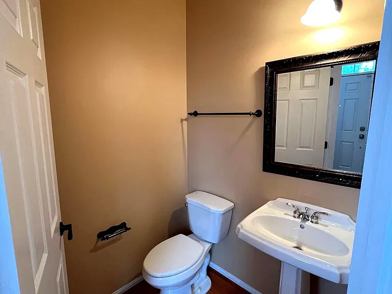 47370 Victoria Falls Sq — Photo 21